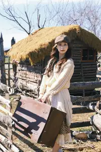 YiTuYu Vol.8531: A captivating glimpse of chickkii's sweet beauty and timeless vintage style-15