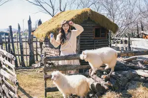 YiTuYu Vol.8531: A captivating glimpse of chickkii's sweet beauty and timeless vintage style-4