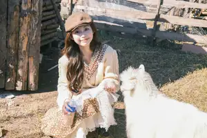 YiTuYu Vol.8531: A captivating glimpse of chickkii's sweet beauty and timeless vintage style-7