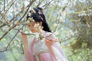 Coser Nnian as Begonia Fairy: Ethereal Beauty in a Fairytale Garden-26