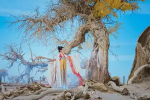 Coser Cherry Meow's 'Jinghong' Hanfu Photoshoot: Captivating Ancient Elegance-4