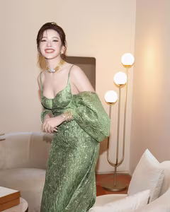 Chi Pu: What makes the Vietnamese beauty praised by Chinese media as 'most beautiful in Vietnam' so captivating?-7