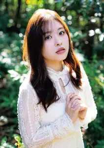 JP Chiyori Nakanishi's Radiant Charm in "Chiyori Biyori" 1st Photobook Part01: Captivating Urban Moments-10