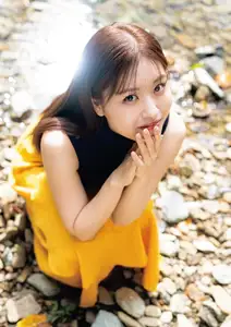 JP Chiyori Nakanishi's Radiant Charm in "Chiyori Biyori" 1st Photobook Part01: Captivating Urban Moments-6