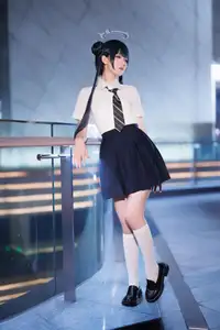 Coser Feng Jiang Jiang V as Hisaki JK: Captivating Youthful Charm in the City-11