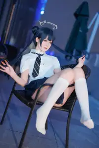 Coser Feng Jiang Jiang V as Hisaki JK: Captivating Youthful Charm in the City-18