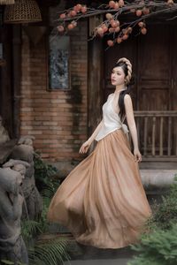 Graceful Beauty of a Vietnamese Girl in Traditional Ao Yem Attire-5