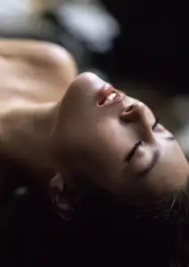 Mino Suzume: Enchanting Blue Nymph with a Captivating Gaze - T20-4