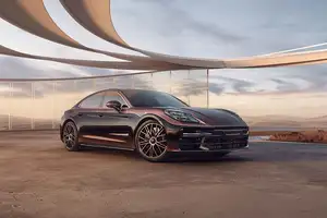 Porsche Panamera Turbo Sonderwunsch Interior: Unique Technology, Pinnacle Luxury for the Elite.-1