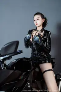 Qing Miao Vol.378: Alluring Biker Goddess in Powerful Black Leather - XingYan Star Face-3