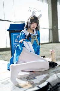 Coser Jiu Qi Miao as Kasasawa Miyu: Captivating Blue Archive Cosplay in Sailor Uniform & Bunny Ears. View 0044-14