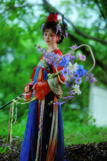 Elegant Cosplay: Tong Yi's Traditional Chinese Beauty in YiTuYu Vol.8305-5
