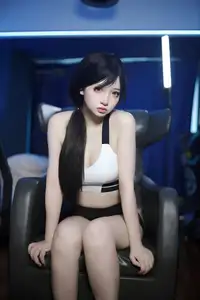 Coser Feng Mao Ss: Dynamic Sports Style and Alluring Beauty Revealed-5