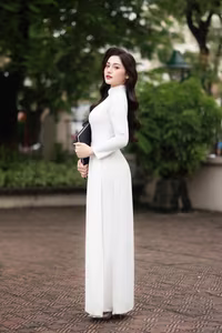 XVG No.31: The Grace of White Ao Dai: Captivating Traditional Vietnamese Beauty-6