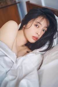 Captivating Misaki Jinbu in FLASH Digital Photo Book Vol.2 - Discover Her Natural Japanese Beauty-17