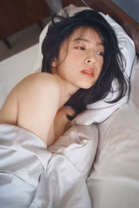 Captivating Misaki Jinbu in FLASH Digital Photo Book Vol.2 - Discover Her Natural Japanese Beauty-2