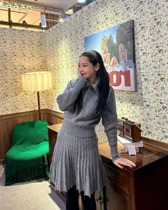 Chi Pu Impresses with Chic Mix-Match Style for Windy Weather: Get Her Fashionable Look!-6