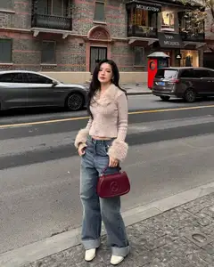 Chi Pu Impresses with Chic Mix-Match Style for Windy Weather: Get Her Fashionable Look!-4