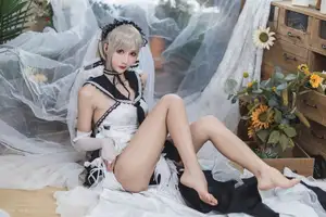 Coser Masaki Ya Qi stuns in Azur Lane Formidable dress a captivating portrayal of elegance and charm-0