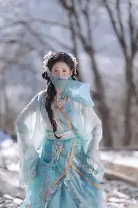 YiTuYu Vol.8542 Chi Yan Zai Zhe Li: Ethereal Beauty in Snow Discover Enchanting Art Language-8