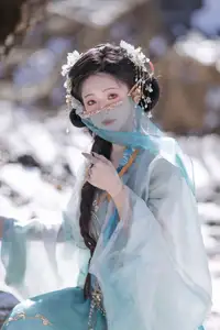 YiTuYu Vol.8542 Chi Yan Zai Zhe Li: Ethereal Beauty in Snow Discover Enchanting Art Language-9