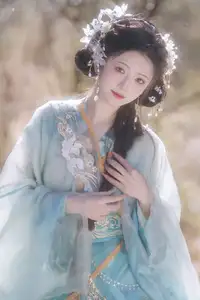 YiTuYu Vol.8542 Chi Yan Zai Zhe Li: Ethereal Beauty in Snow Discover Enchanting Art Language-13