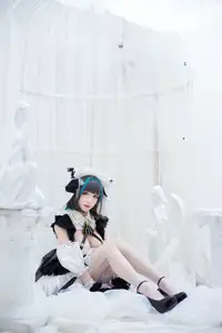 Coser Tomoyo-chan as Azur Lane's Cheshire: Captivating charm and sweet allure.-19