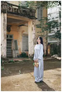 VGU No.193 Discover Youthful Charm: Radiant Smile of a Girl Amidst Fresh Fruit Market | 1000024596-13