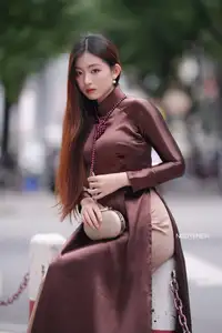 Discover the Alluring Beauty of Vietnamese Traditional Ao Dai 1000024907-13