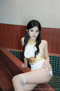 XiuRen No.10058: Discover the Alluring Elegance of Mei Shao Nu in This Exclusive Photoshoot-13