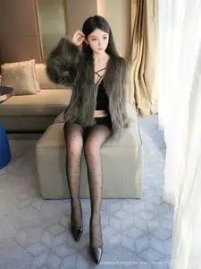 XiuRen No.10045 You Jiang: Elegant Allure in Chic Black Fashion-6