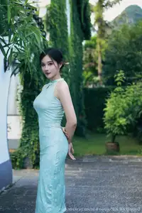 Nan Qiao: Graceful Charm in Jade Green Cheongsam - XiuRen No.10538 Collection-47