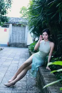 Nan Qiao: Graceful Charm in Jade Green Cheongsam - XiuRen No.10538 Collection-40