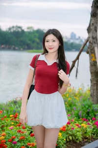 VGU No.42: Discover the Elegant Beauty of a Vietnamese Girl by a Vibrant Flower Lake-7