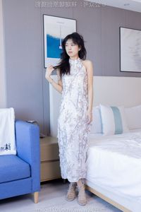 BoBoSocks Chinese Model No536: Elegant Style with Dress and High Heels-38