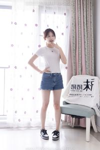BoBoSocks No.553: Youthful Chinese Model in Denim Shorts and White T-shirt-1
