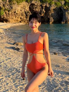 Bikini Goddess Flaunts Stunning Figure on Radiant Summer Beach-4