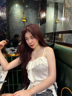 Bikini Goddess Flaunts Stunning Figure on Radiant Summer Beach-5