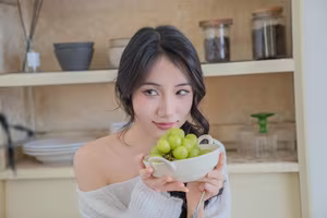 YiTuYu Art Language Vol.8285: Enchanting Moments with Model O1ne Wan-4