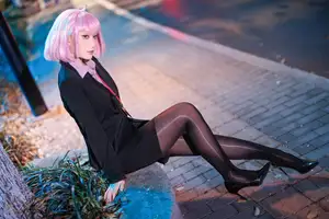 Coser Cien HamanOL: Captivating Pink-Haired Office Lady Cosplay by the City Lights-13