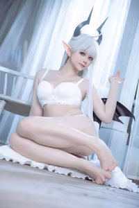 Coser Yu Yu Transforms into Altima Tia: Ethereal White Fantasy Beauty (40P)-10