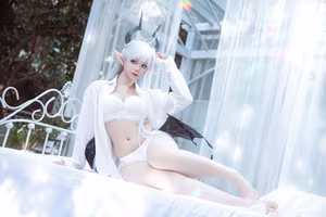 Coser Yu Yu Transforms into Altima Tia: Ethereal White Fantasy Beauty (40P)-21