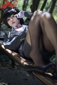 Discover Tsubaki Guide Cosplay by Shi Liang Yu: Charming Elegance Unleashed.-8