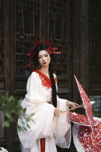 YiTuYu Vol.8303: Shi Mian Mian Bao Xie Captures Traditional Asian Elegance-13