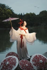 YiTuYu Vol.8303: Shi Mian Mian Bao Xie Captures Traditional Asian Elegance-0