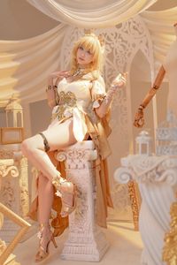 Coser AzuNyan Transforms into a Dreamy Fairy in a Pure White Dress from the June 2025 Collection-20