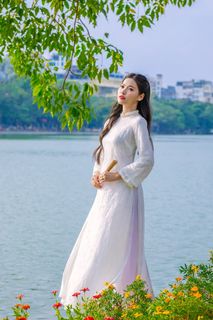Vietnamese Girl in Traditional White Ao Dai | Graceful Beauty-13