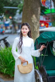 Vietnamese Girl in Traditional White Ao Dai | Graceful Beauty-16