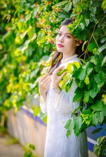 Vietnamese Girl in Traditional White Ao Dai | Graceful Beauty-8