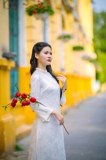 Vietnamese Girl in Traditional White Ao Dai | Graceful Beauty-0